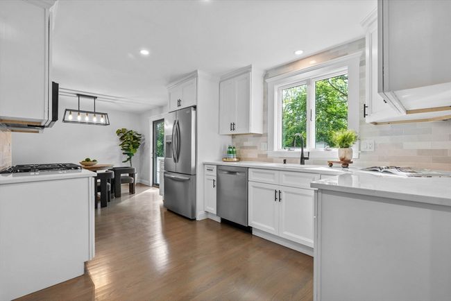 160 Forest Hill Ave, House other with 3 bedrooms, 2 bathrooms and 10 parking in Lynnfield MA | Image 12
