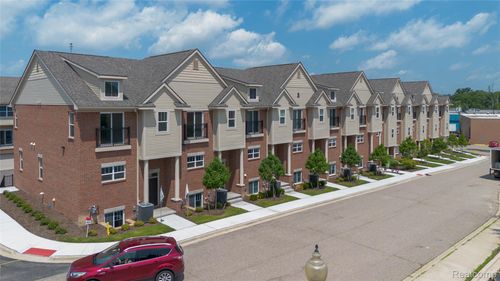 25-25495 Grandview Ln, Novi, MI, 48375-1865 | Card Image