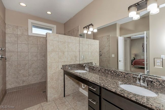 1374 Slate Ct, Condo with 4 bedrooms, 4 bathrooms and null parking in Cleveland Heights OH | Image 23