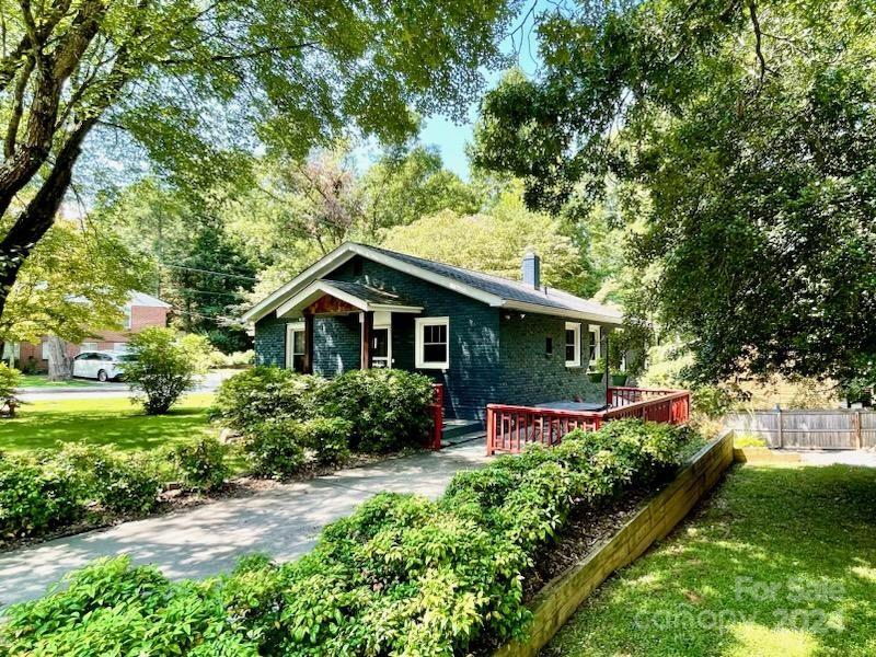 Laurel Circle Dr, Black Mountain, NC 28711