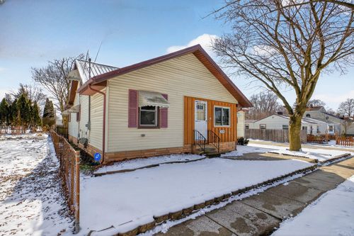 2138 E Whittemore Avenue, Burton, MI, 48529 | Card Image