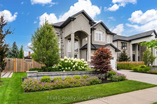 9 Angels Dr, Niagara On The Lake, ON, L0S | Card Image