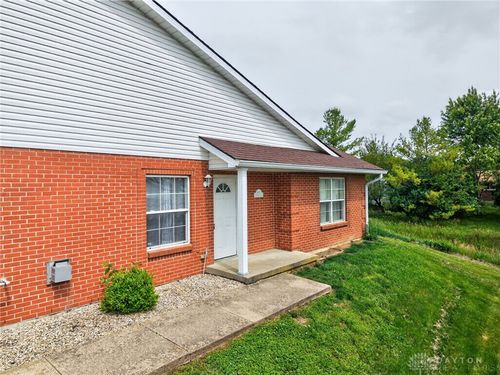 5847 Hester Rd, Oxford, OH, 45056-1390 | Card Image