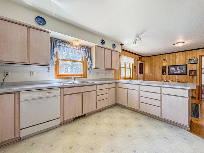 Kitchen | Image 9