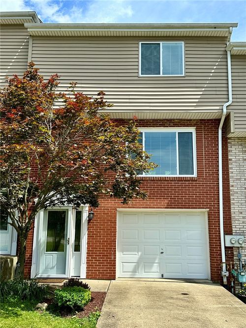 2017 Luehm Ave, N Versailles, PA, 15137-2601 | Card Image
