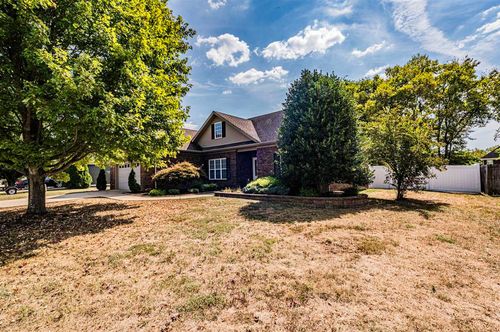 337 Monarchos Ln, Bowling Green, KY, 42104-5597 | Card Image