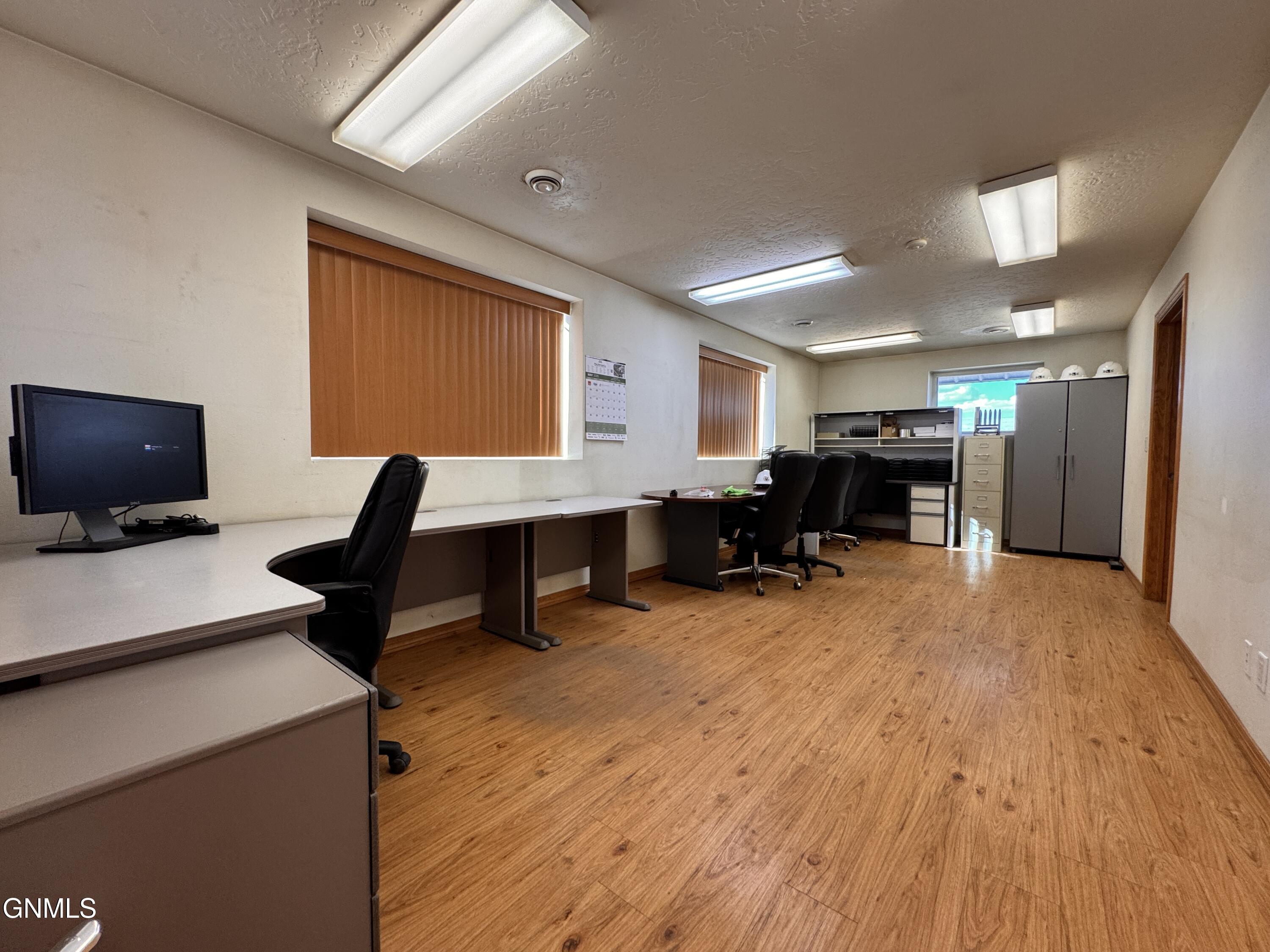 Commercial Lease in Alexander 2
