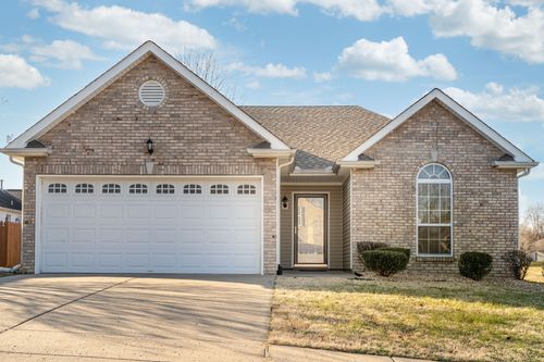 976 Chesire Way, Gallatin, TN, 37066-7130 | Card Image