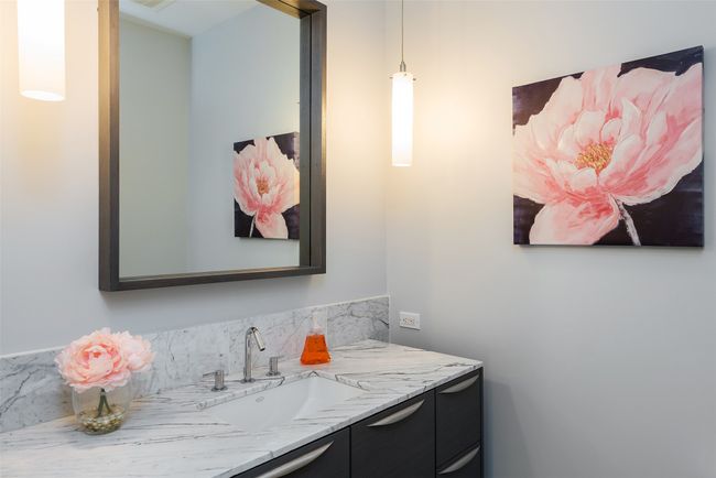 Powder bath at entry | Image 4