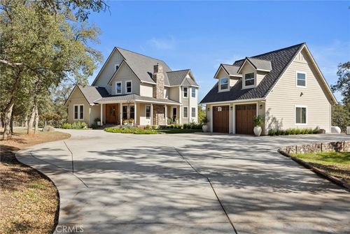 4000 Via Ventura, Red Bluff, CA, 96080-9646 | Card Image