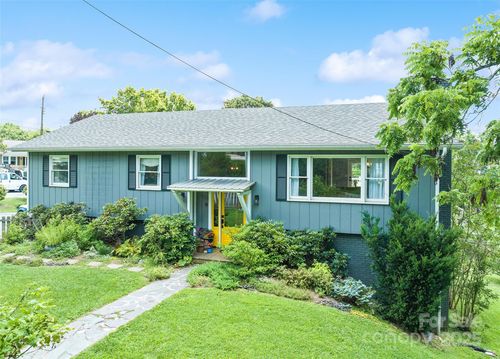 9 Hamburg Mountain Rd, Weaverville, NC, 28787-9305 | Card Image