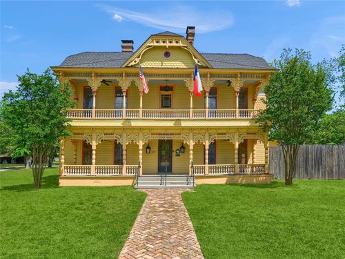 220 W 6th St, Bonham, TX, 75418-3604 | Card Image