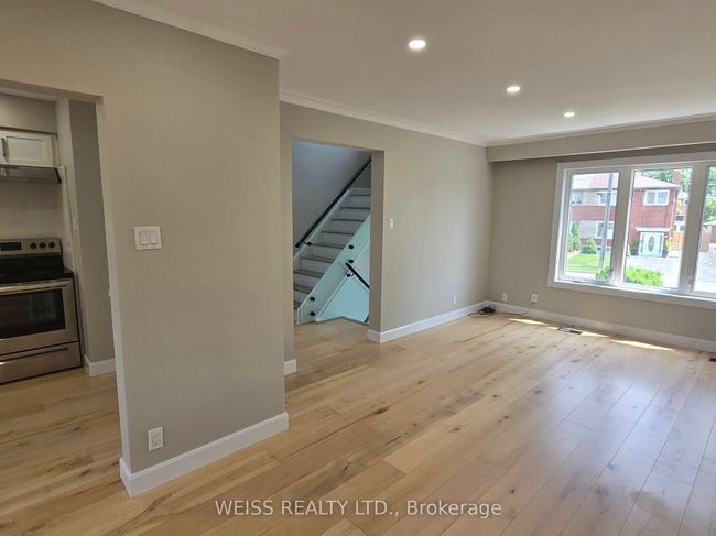 14 Snowood Crt, House attached with 3 bedrooms, 2 bathrooms and 4 parking in North York ON | Image 23