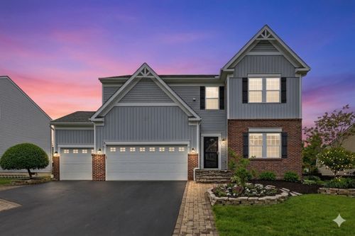 235 Weeping Willow Run Dr, Johnstown, OH, 43031-1375 | Card Image