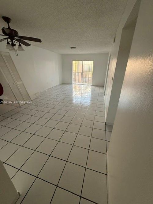 302-6175 W 20th Ave, Hialeah, FL, 33012-8902 | Card Image
