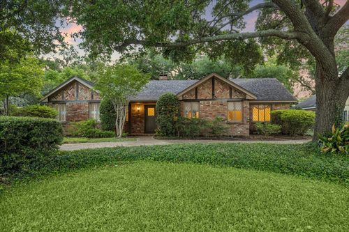 2126 Chimney Rock Rd, Houston, TX, 77056-4008 | Card Image