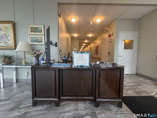 4d-2370 North Avenue, Bridgeport, CT, 06604 | Card Image