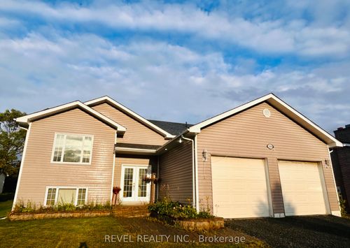 354 Seventeenth Ave, Cochrane, ON, P0L1C0 | Card Image