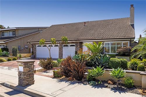 8612 Naples Dr, Huntington Beach, CA, 92646-2109 | Card Image