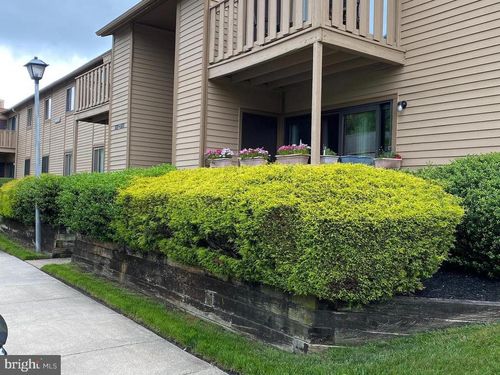 1607 Woodhollow Dr, MARLTON, NJ, 08053-1055 | Card Image