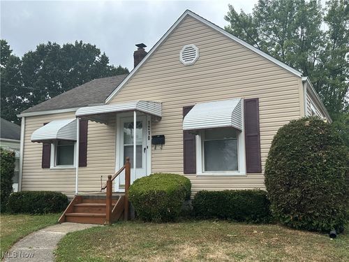 1210 Rowe St, Akron, OH, 44306-2634 | Card Image