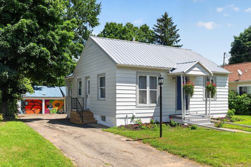 325 W South Street, Hastings, MI, 49058 | Card Image