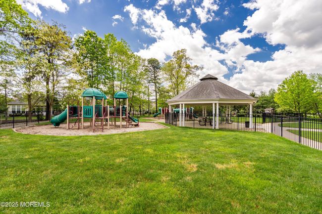 19 E Francesa Ct, Home with 3 bedrooms, 3 bathrooms and null parking in Farmingdale NJ | Image 72