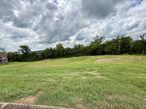 121 Stonecreek Dr, Pulaski, TN, 38478-5210 | Card Image