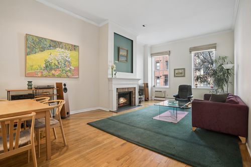 parlorb-334 W 19th Street, New York City, NY, 10011 | Card Image