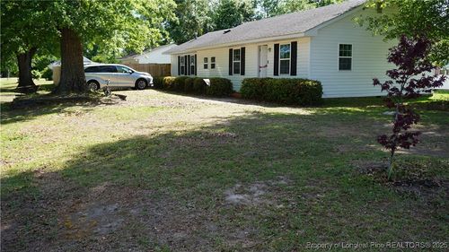 201 Gum St, Bladenboro, NC, 28320-6355 | Card Image