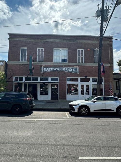 125 E Pine St, Ponchatoula, LA, 70454-2501 | Card Image