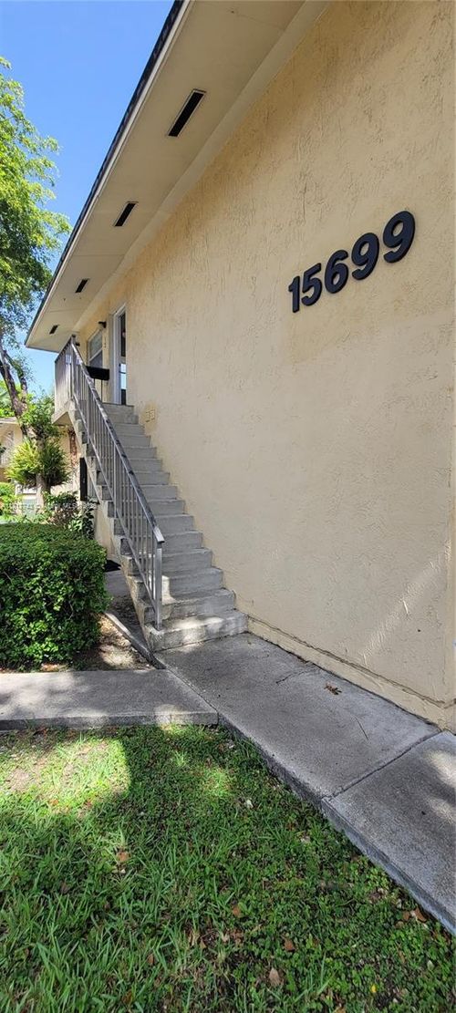 2-15699 Sw 73rd Circle Ter, Miami, FL, 33193-1808 | Card Image