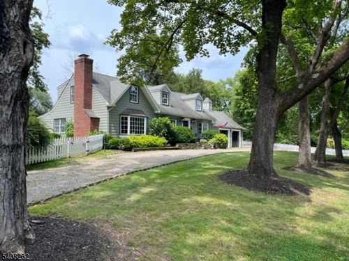 11 Miller Ave, Oldwick, NJ, 08858-7046 | Card Image