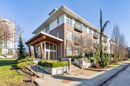 106 - 215 Brookes Street, Condo with 2 bedrooms, 2 bathrooms and 1 parking in New Westminster BC | Card Image