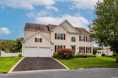 19 Oakland Hills Drive, House other with 5 bedrooms, 3 bathrooms and null parking in Mount Sinai NY | Image 1