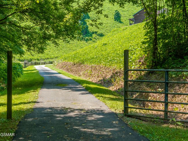 1869 Begonia Way, House other with 3 bedrooms, 2 bathrooms and null parking in Sevierville TN | Image 35
