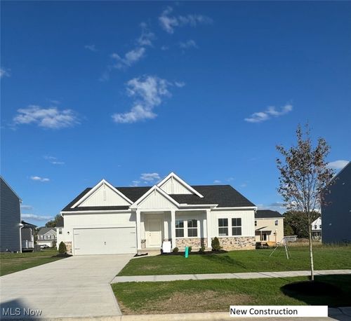 5945 Cape Hatteras Dr, Vermilion, OH, 44089-3820 | Card Image