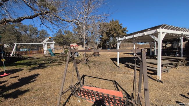 670 Quail Run, House other with 4 bedrooms, 3 bathrooms and null parking in Lytle TX | Image 14