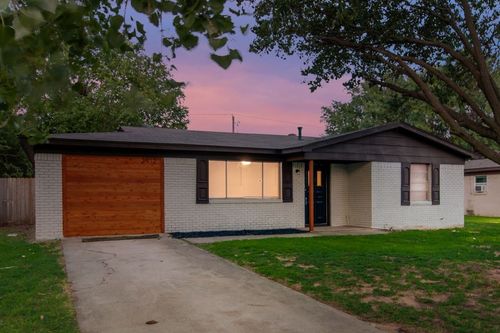 3912 Lakewood Dr, Lake Worth, TX, 76135-2830 | Card Image