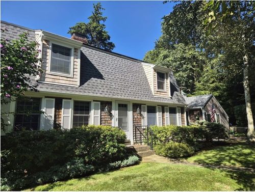 10 Williams Ave, Westerly, RI, 02891-4504 | Card Image