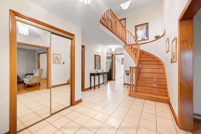 74 Belview Ave, House other with 5 bedrooms, 4 bathrooms and 4 parking in Woodbridge ON | Image 5
