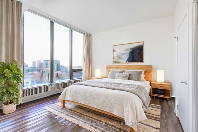 2006 - 33 Lombard St, Condo with 2 bedrooms, 2 bathrooms and 1 parking in Toronto ON | Image 16