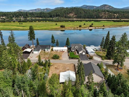 611 Levitch Rd, Newport, WA, 99156-9789 | Card Image