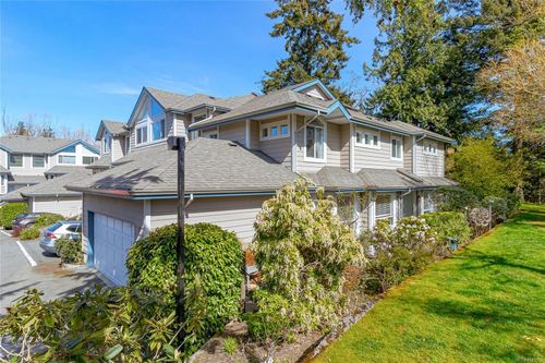9-4619 Elk Lake Dr, Victoria, BC, V8Z5M2 | Card Image