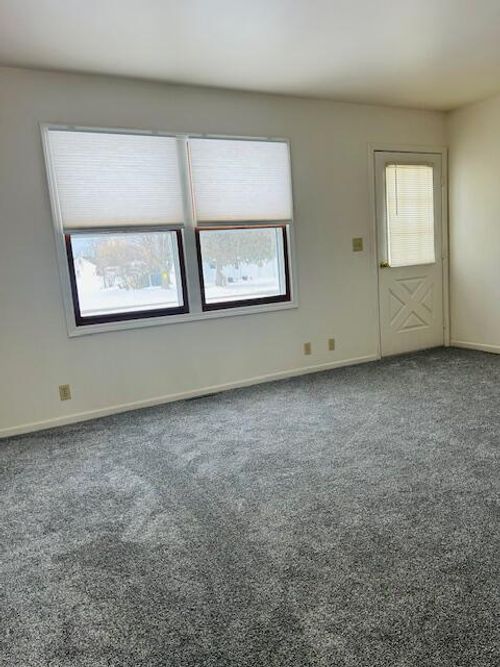 407 E Lincoln Ave, Reed City, MI, 49677-1250 | Card Image