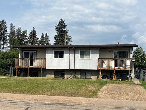 28/28A Whitecourt Avenue, Whitecourt, AB, T7S1H3 | Card Image
