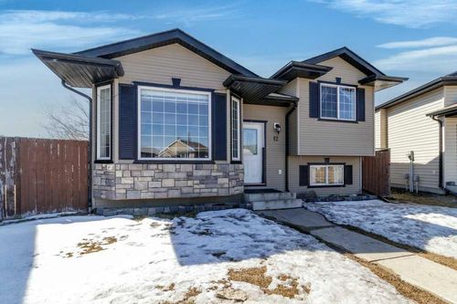 12 Hansen Close, Sylvan Lake, AB, T4S2P1 | Card Image