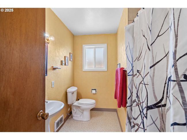 814 Sw 44 Th St, House other with 5 bedrooms, 2 bathrooms and null parking in Pendleton OR | Image 27
