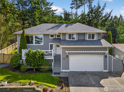 3515 W 7th Pl, Anacortes, WA, 98221-1262 | Card Image