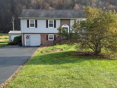 1014 Cavitts Creek Rd, House other with 5 bedrooms, 2 bathrooms and null parking in North Tazewell VA | Image 2